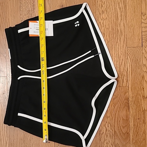 SPORTS ILLUSTRATED WOMEN'S BLACK SHORTS ELASTIC WAISTBAND SIZE SMALL - Picture 8 of 11